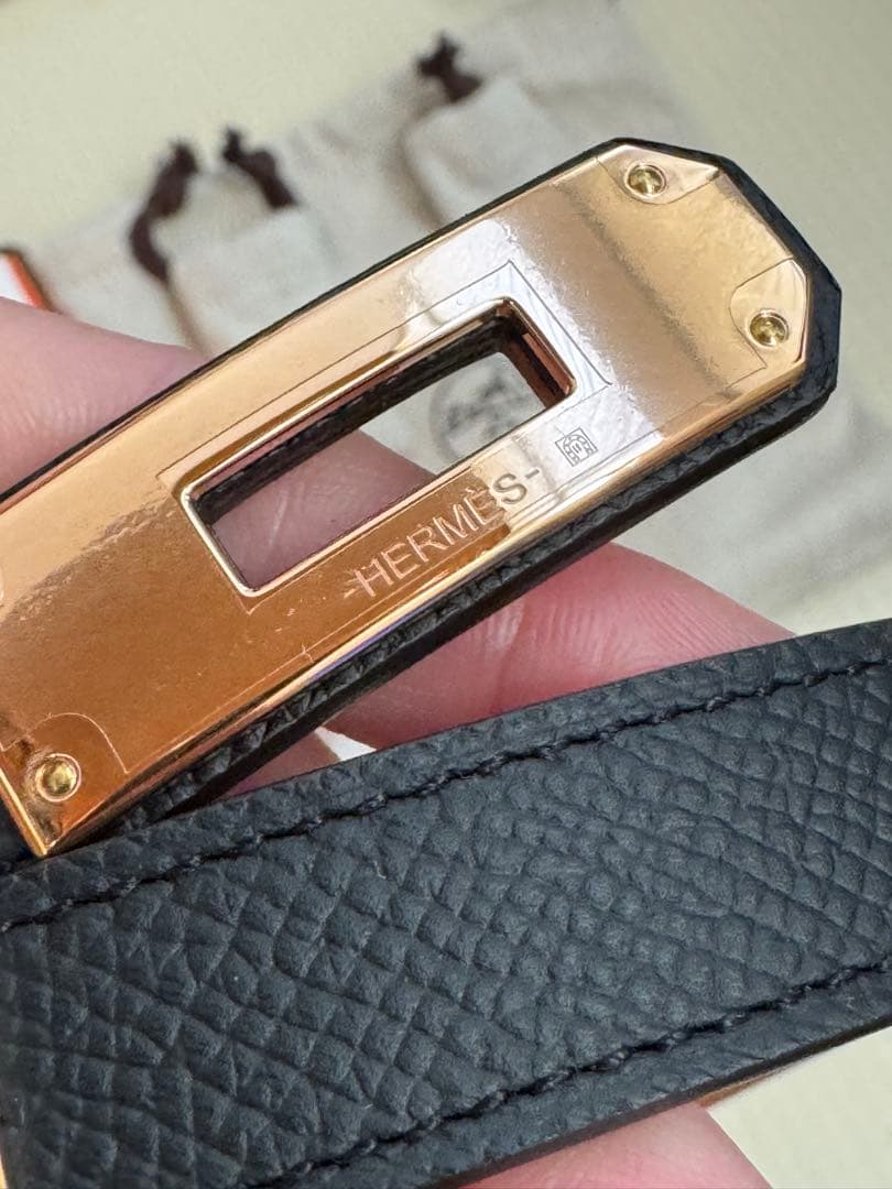 ★2024年W刻印新品★ケリーベルト ローズゴールド金具 ノアール×ゴールド