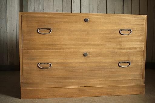 古い木製の引き出し2段　チェスト　桐箪笥 昭和レトロ　タンス　古家具　古民家