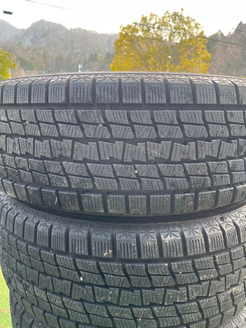 235/55R18スタッドレスタイヤ送料込み！