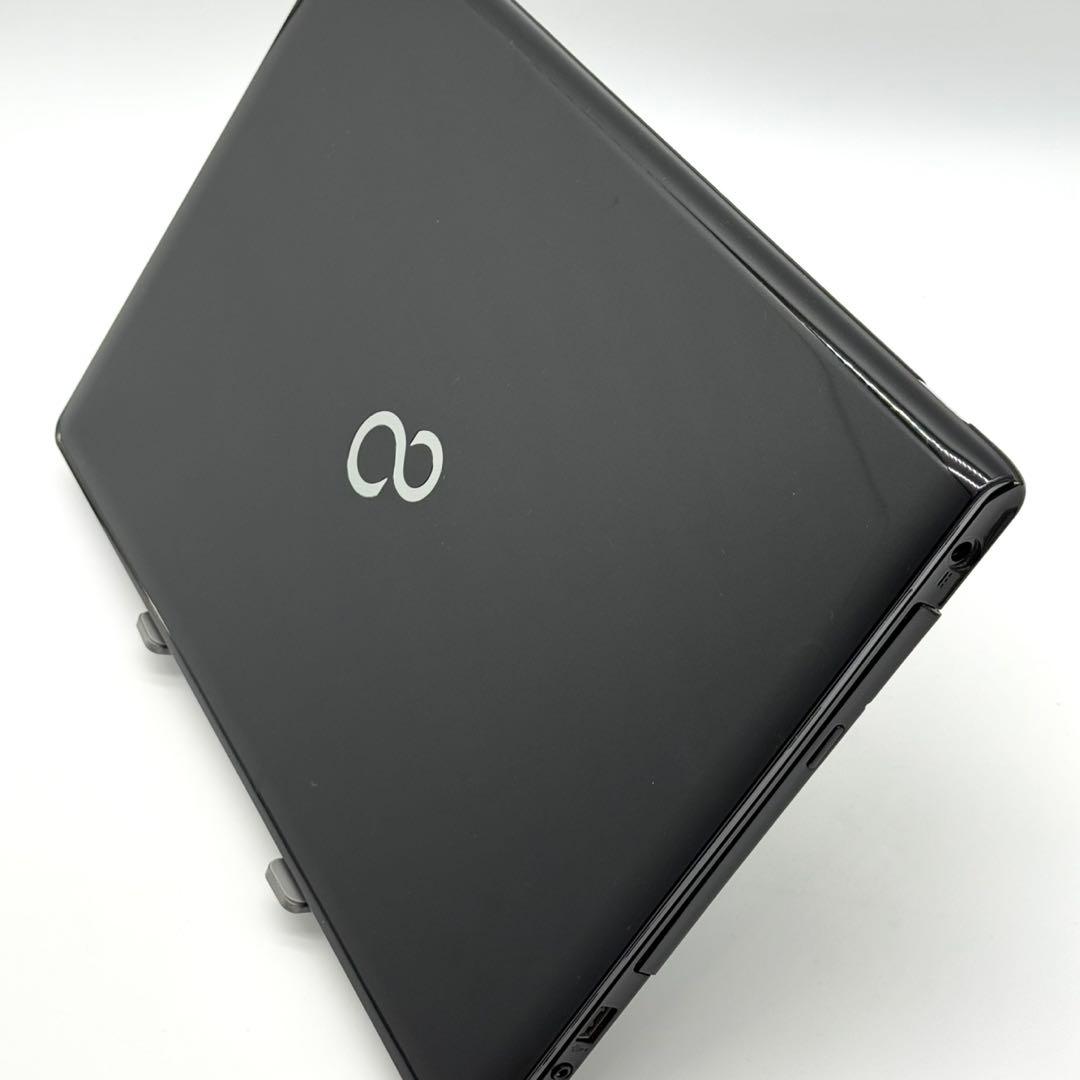 ノートパソコンLifebook Core i7搭載 16GB 新品SSD512