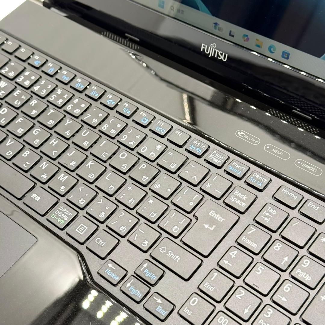 ノートパソコンLifebook Core i7搭載 16GB 新品SSD512