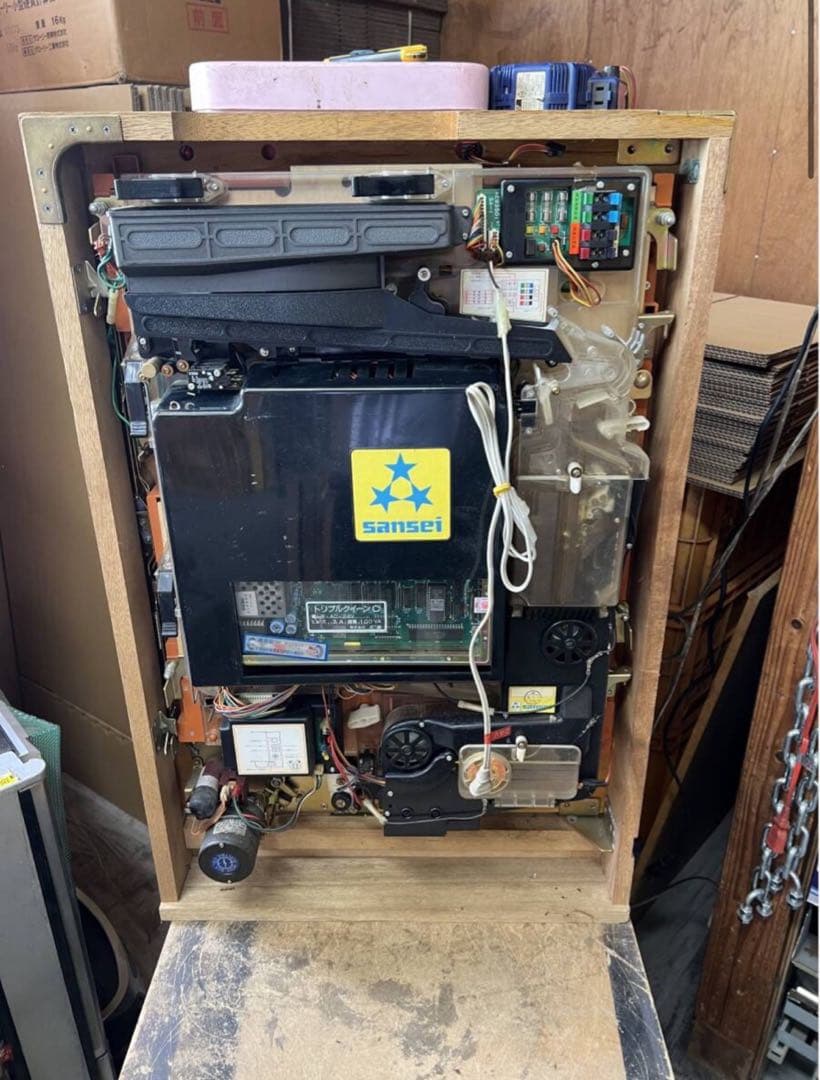 三星　トリプルクイーンC 本体　無加工　液晶難あり　レトロパチンコ