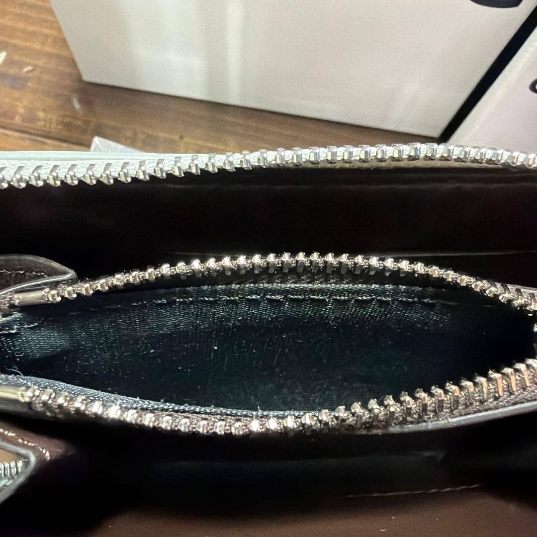 美品‼️GIVENCHY シルバー ケース