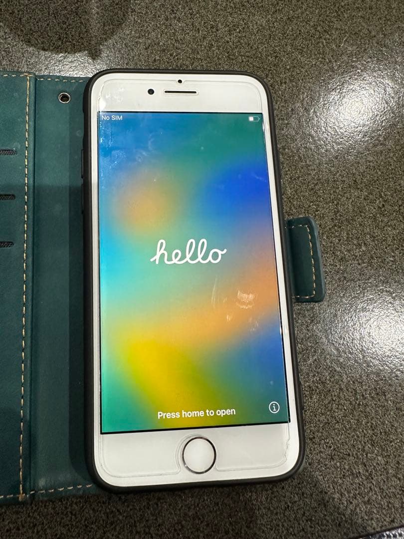 iPhone 8⭐️白⭐️緑ケース付き