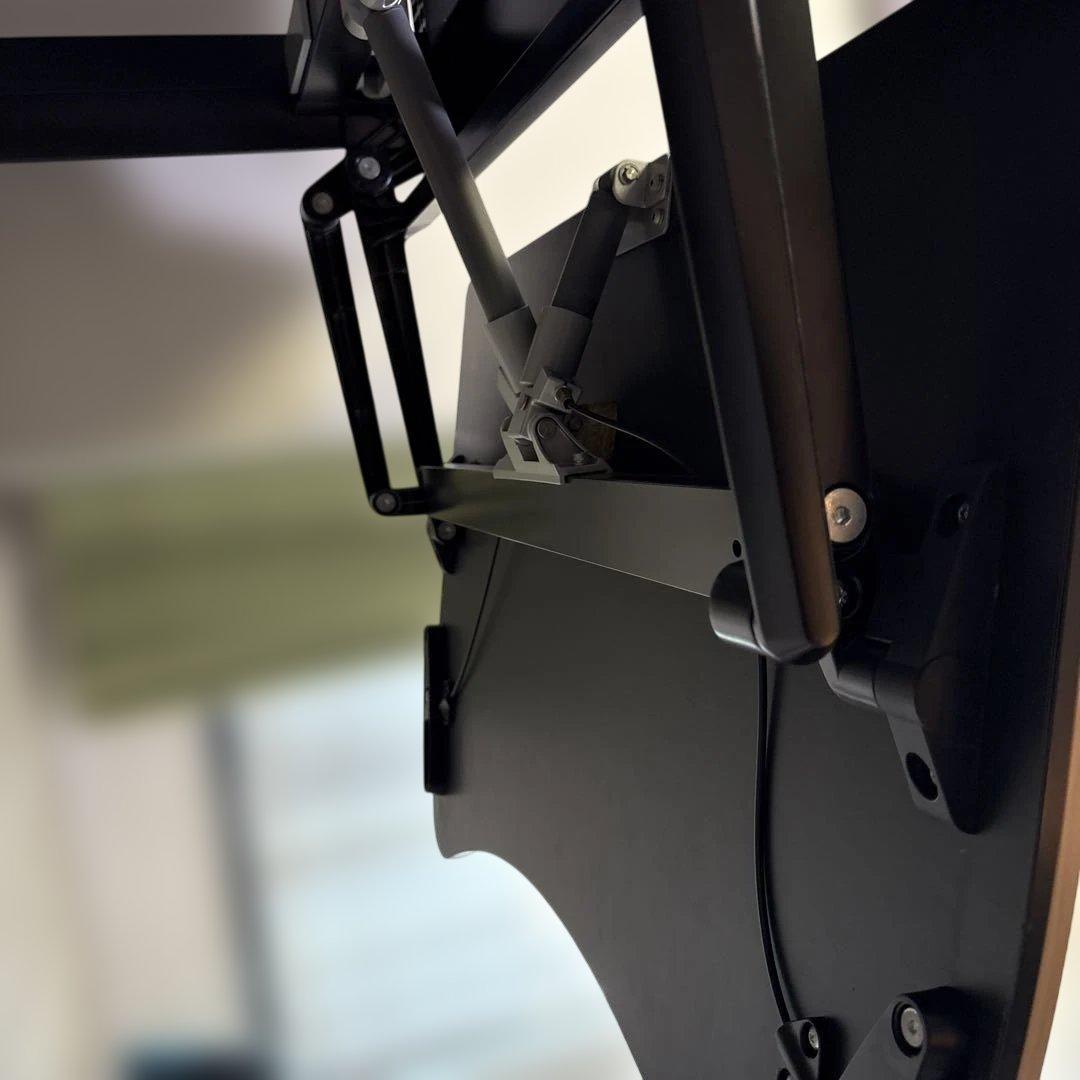 オカムラ クルーズ Cタイプ 連結天板・モニターアームクランプ付き