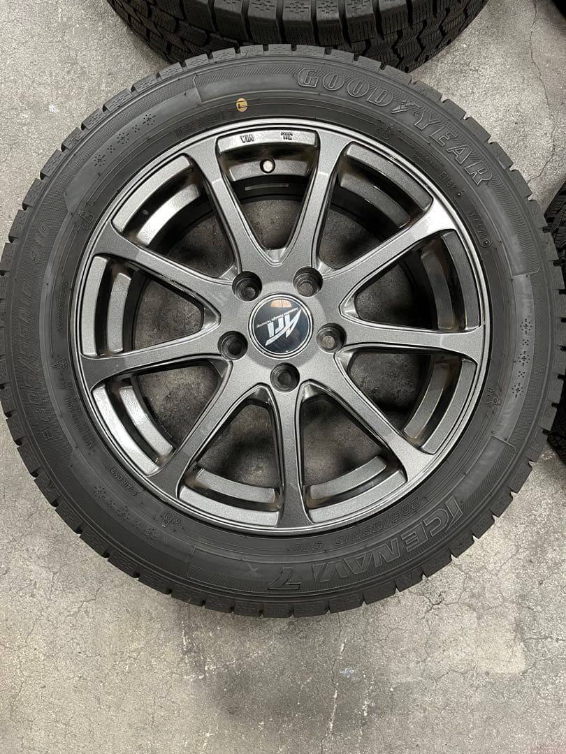 フォルクスワーゲン　ゴルフ7 中古スタッドレスタイヤ　2023年製9部山バリ溝
