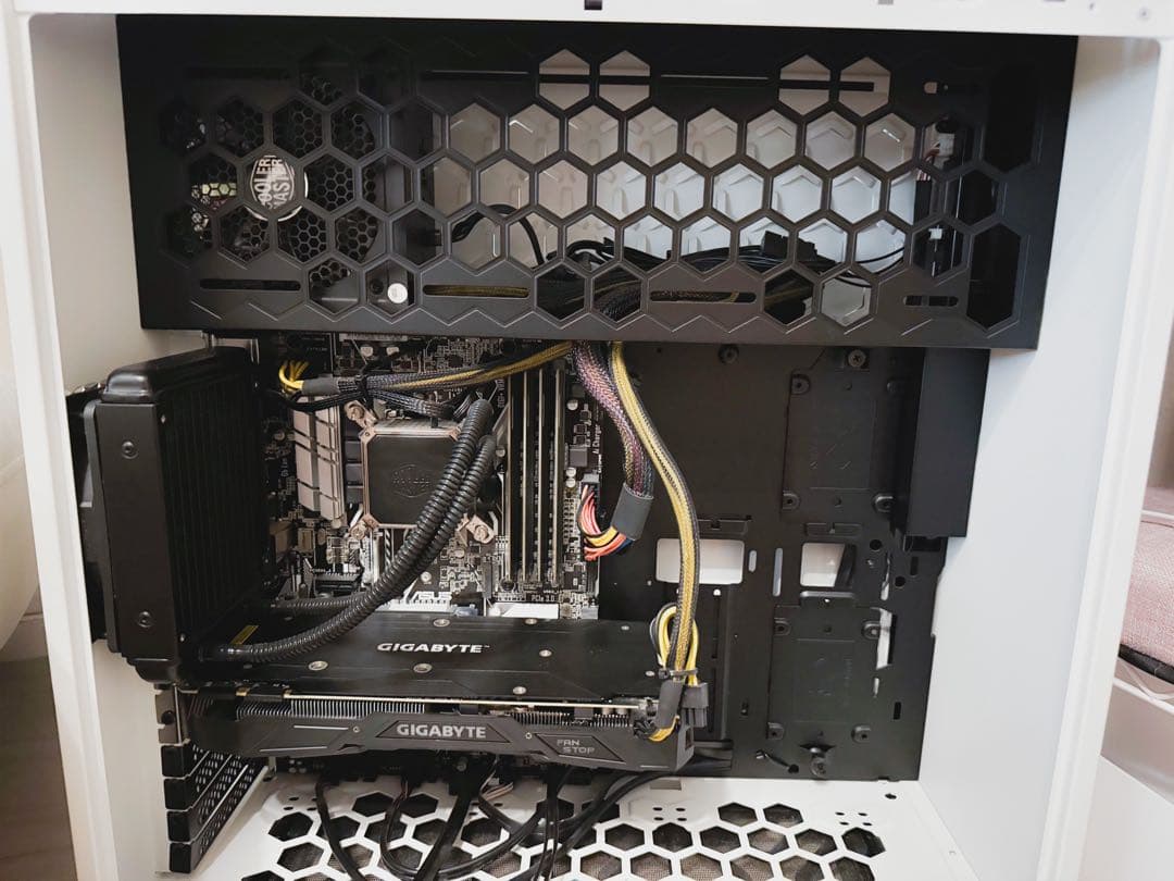 ゲーミングPC / i7-7700 / GTX1070 / 32GB / BTO