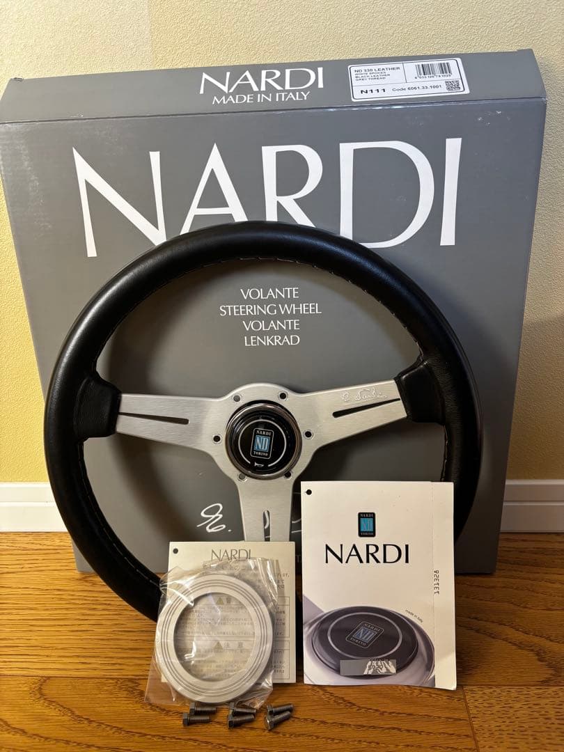 Nardi ステアリングホイール本体　33パイ 3本スポーク