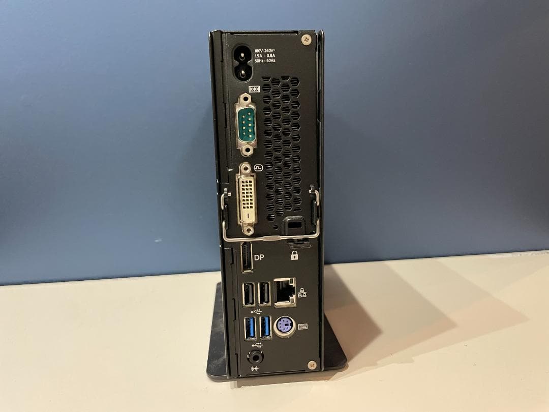 富士通 Q556/R 7世代 i５ ８GB コンパクトPC