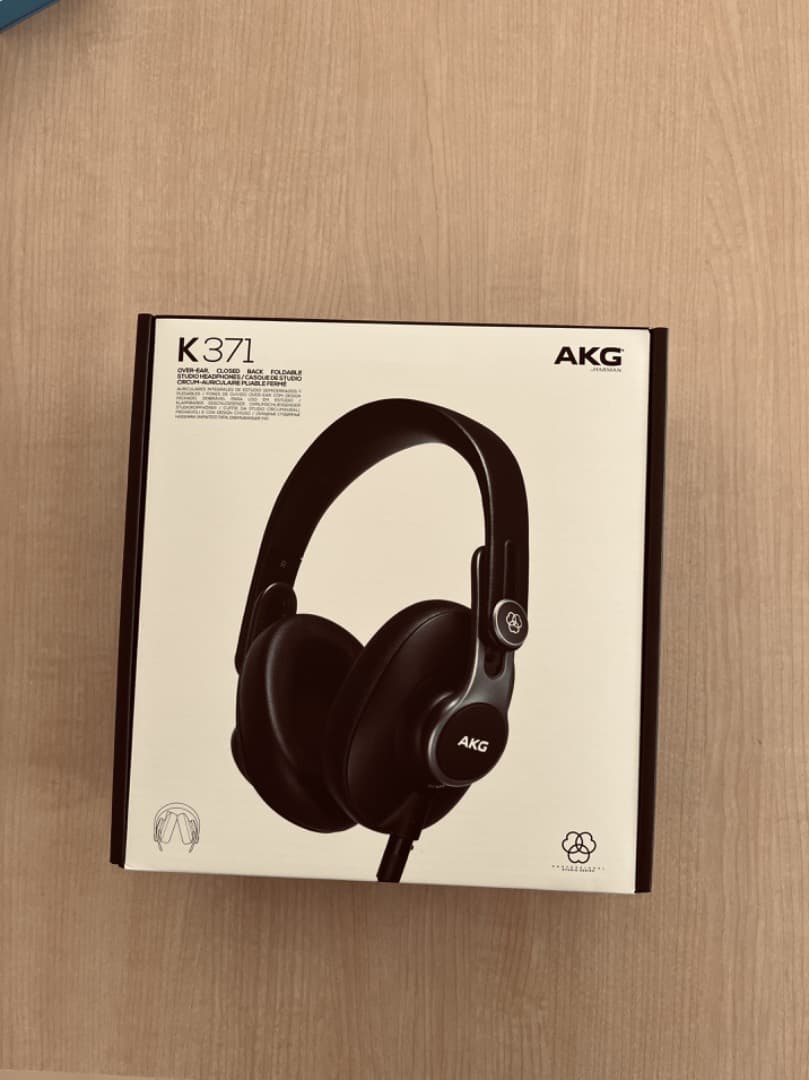 （新品開封済み）AKG K371 密閉型ヘッドホン