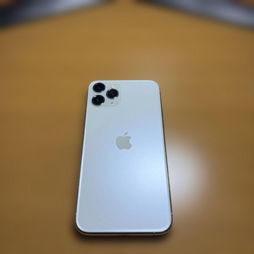 iPhone11 pro シルバー　256GB SIMロック解除手続き済み