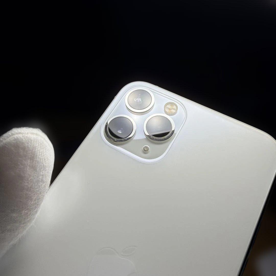 iPhone11 pro シルバー　256GB SIMロック解除手続き済み