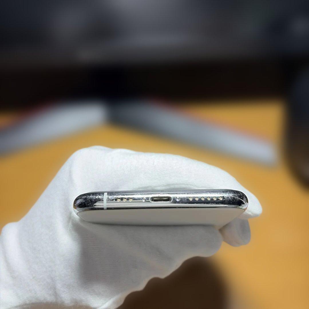 iPhone11 pro シルバー　256GB SIMロック解除手続き済み