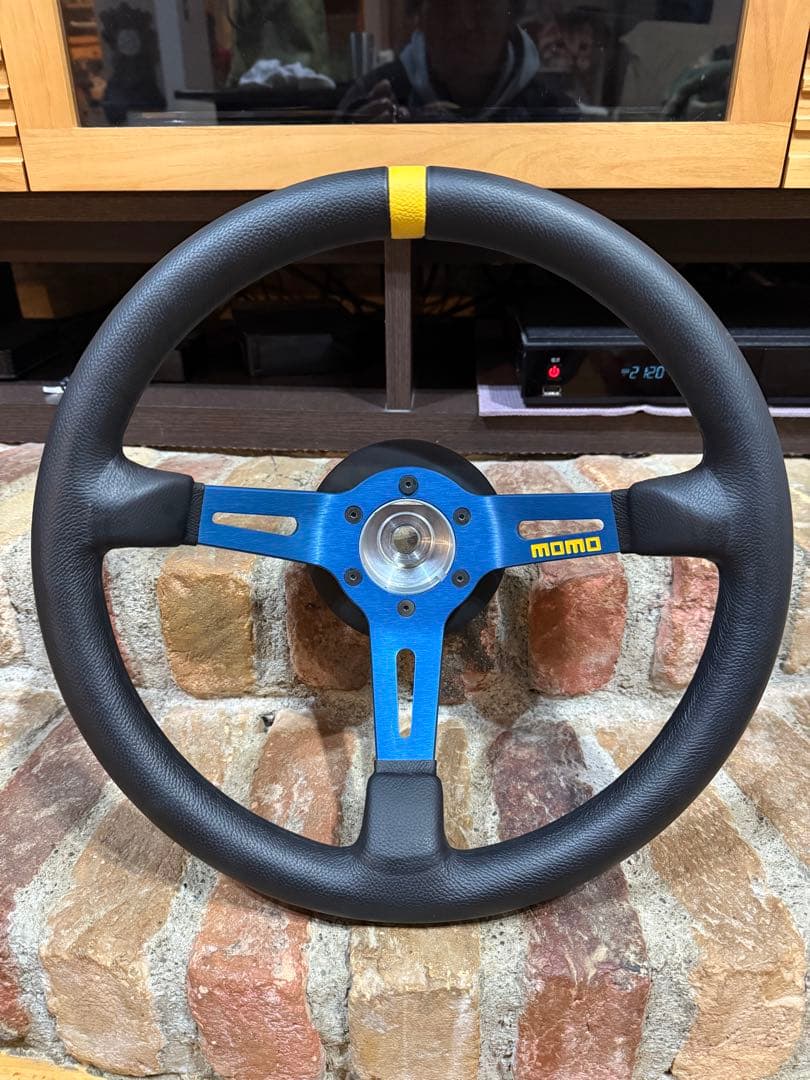 momo ステアリング・ハンドル本体 3本スポーク GRコペンに使用ボス
