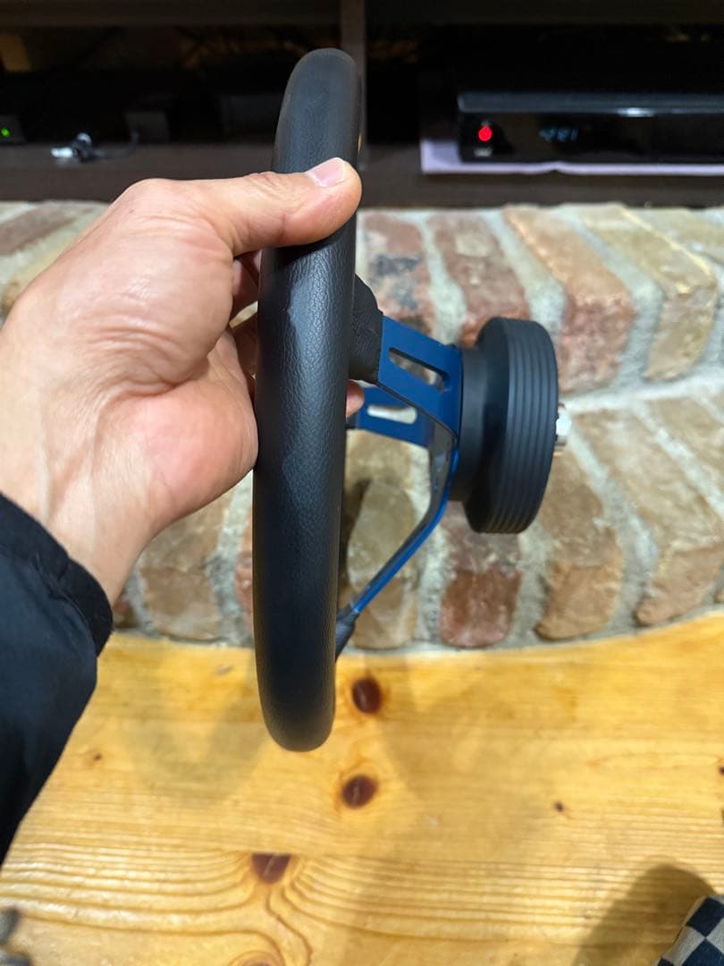 momo ステアリング・ハンドル本体 3本スポーク GRコペンに使用ボス