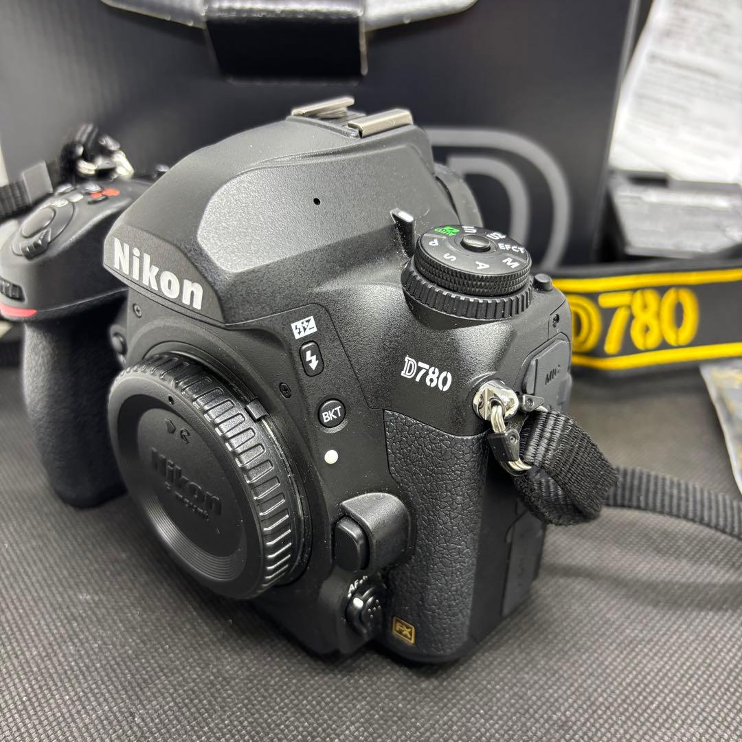 美品　Nikon D780 ボディ 本体　付属品完備 動作確認済み　初期化済み