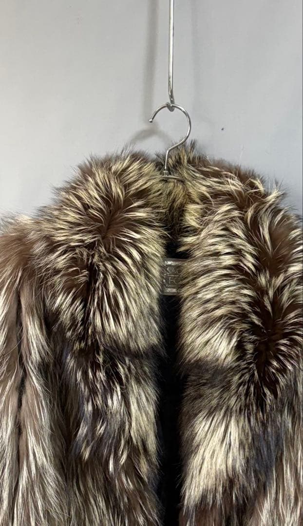 極肉厚SAGA FOX サガフォックス高級リアルファーコート　11