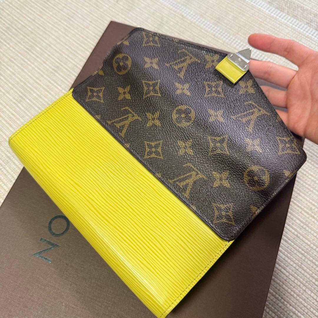 希少　Louis Vuitton モノグラム　エピ長財布