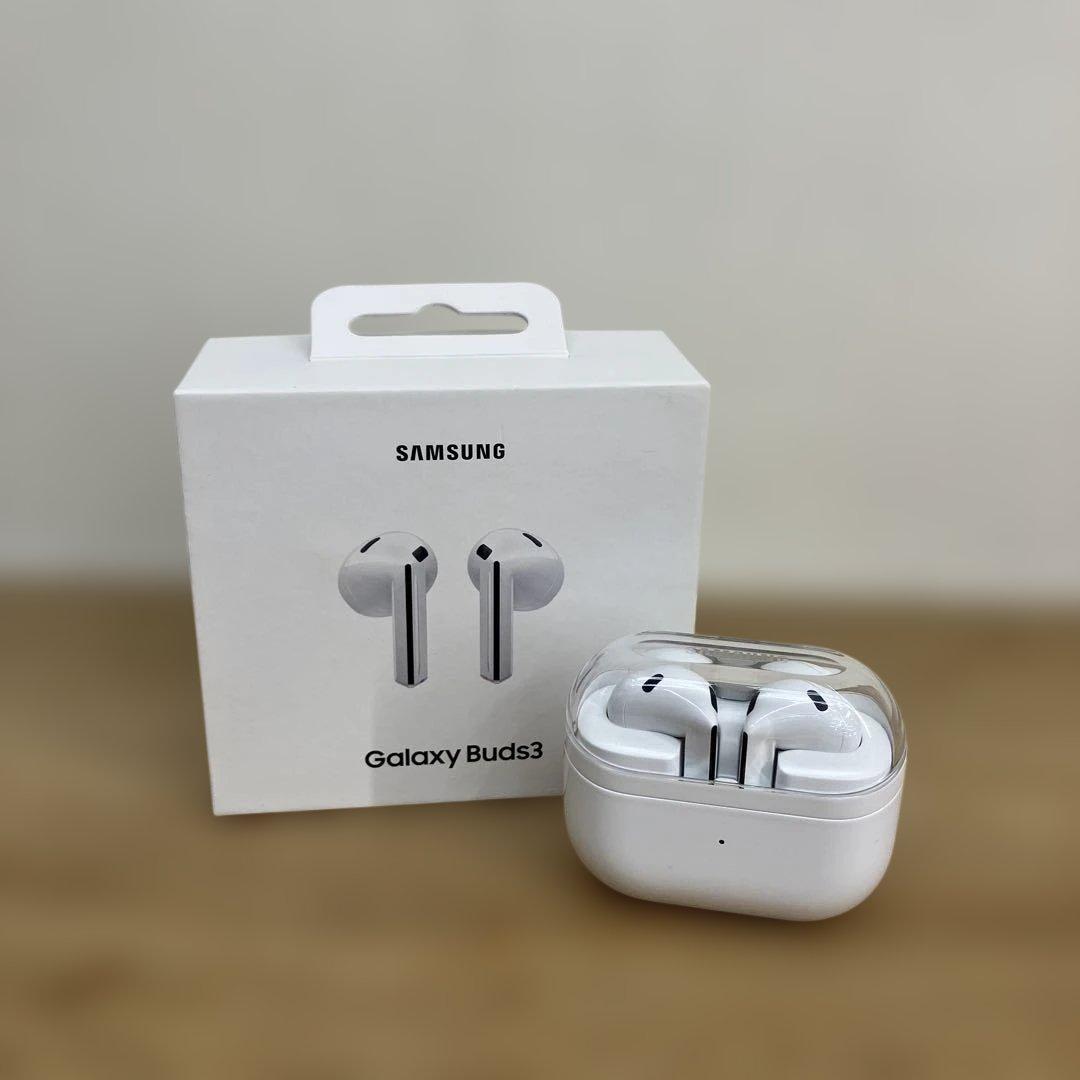 美品 Samsung Galaxy Buds3 ワイヤレスイヤホン ホワイト
