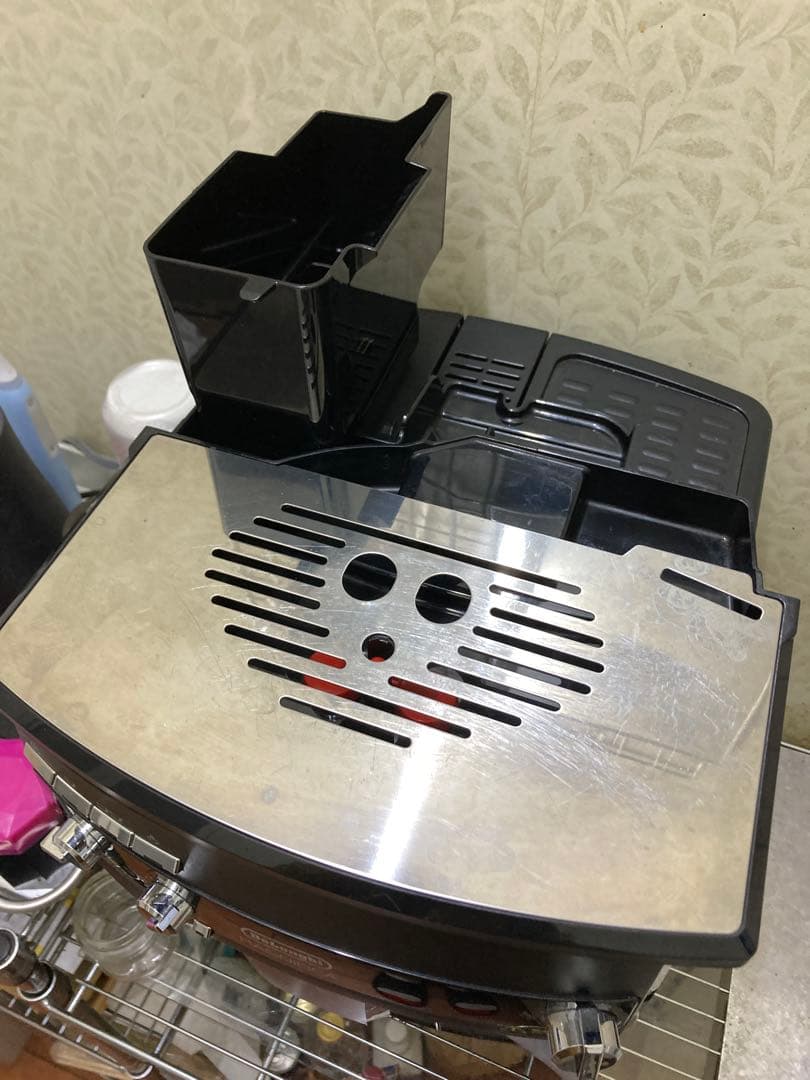 DeLonghi Magnifica エスプレッソマシン ESAM03110B