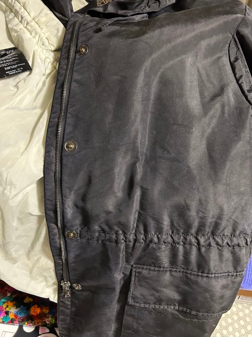 お買い得　PRADA フード付きブラックジャケット　中古