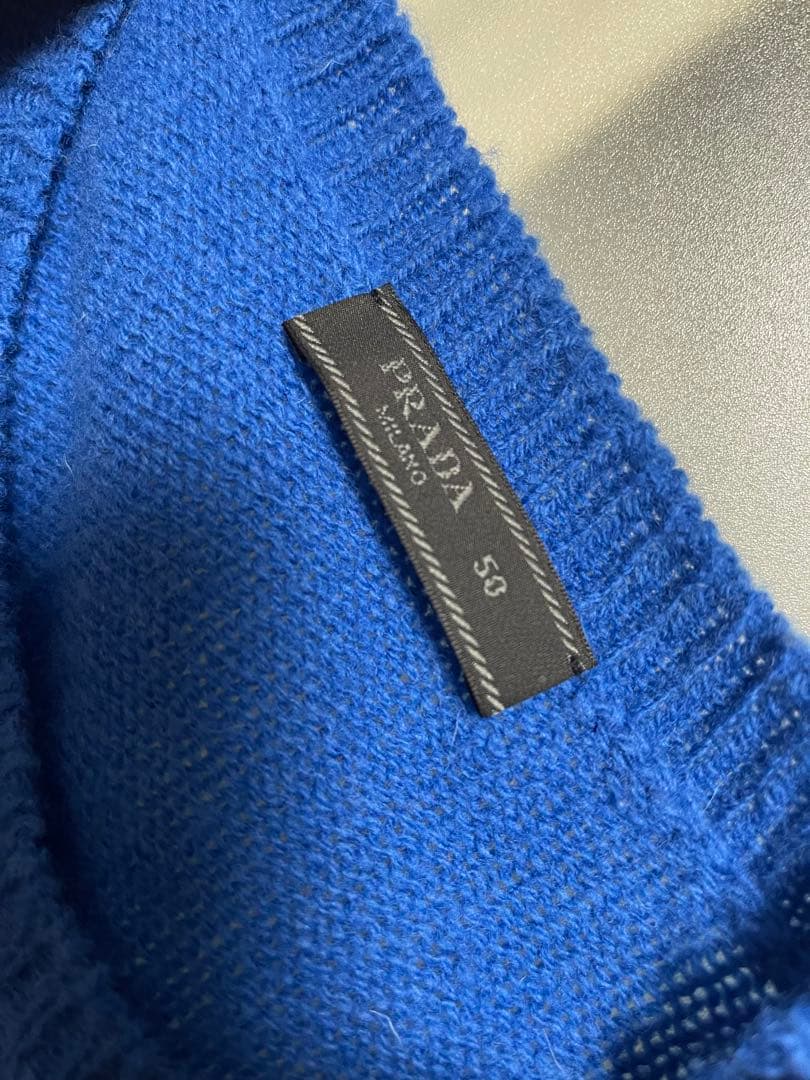 PRADA ネオンプリント ニットセーター 青
