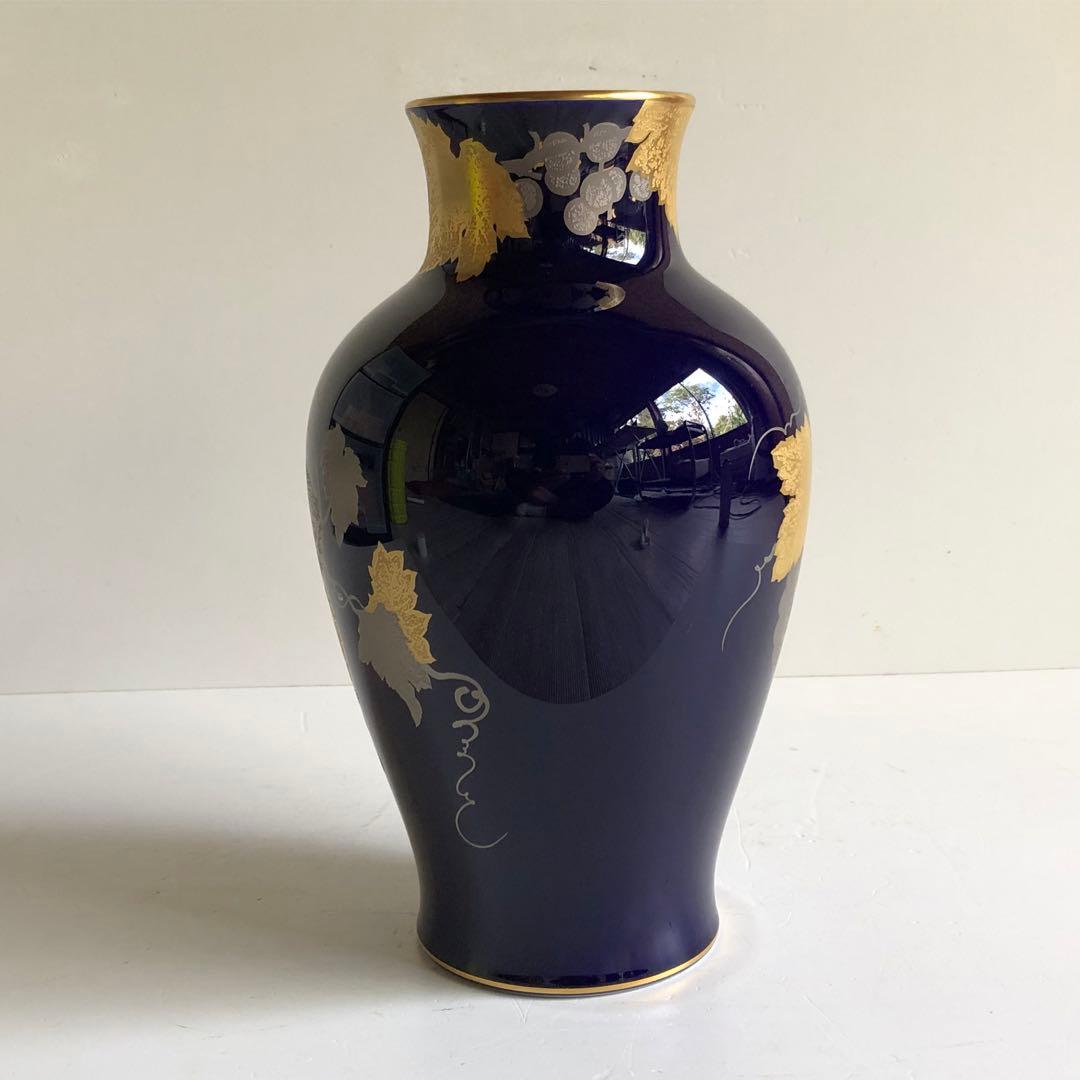 大倉陶園　瑠璃金蝕葡萄　花瓶　27.5cm