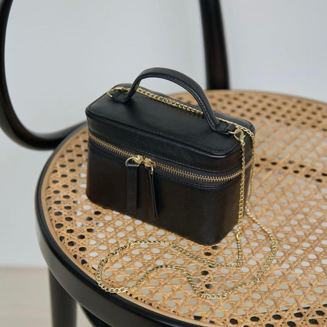 ウィムガゼット　バニティショルダー