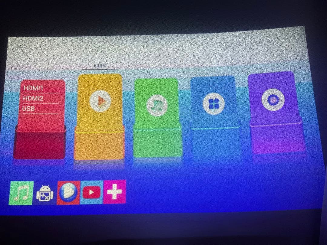FunLogy FUNTASTIC Air 超短焦点プロジェクター