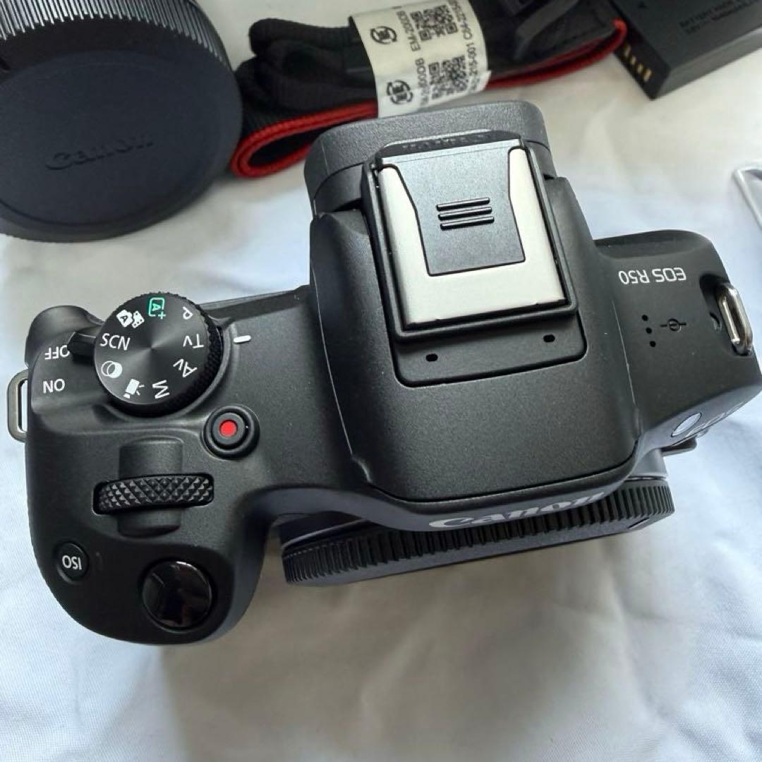 【ほぼ新品】Canon EOS R50 レンズキット