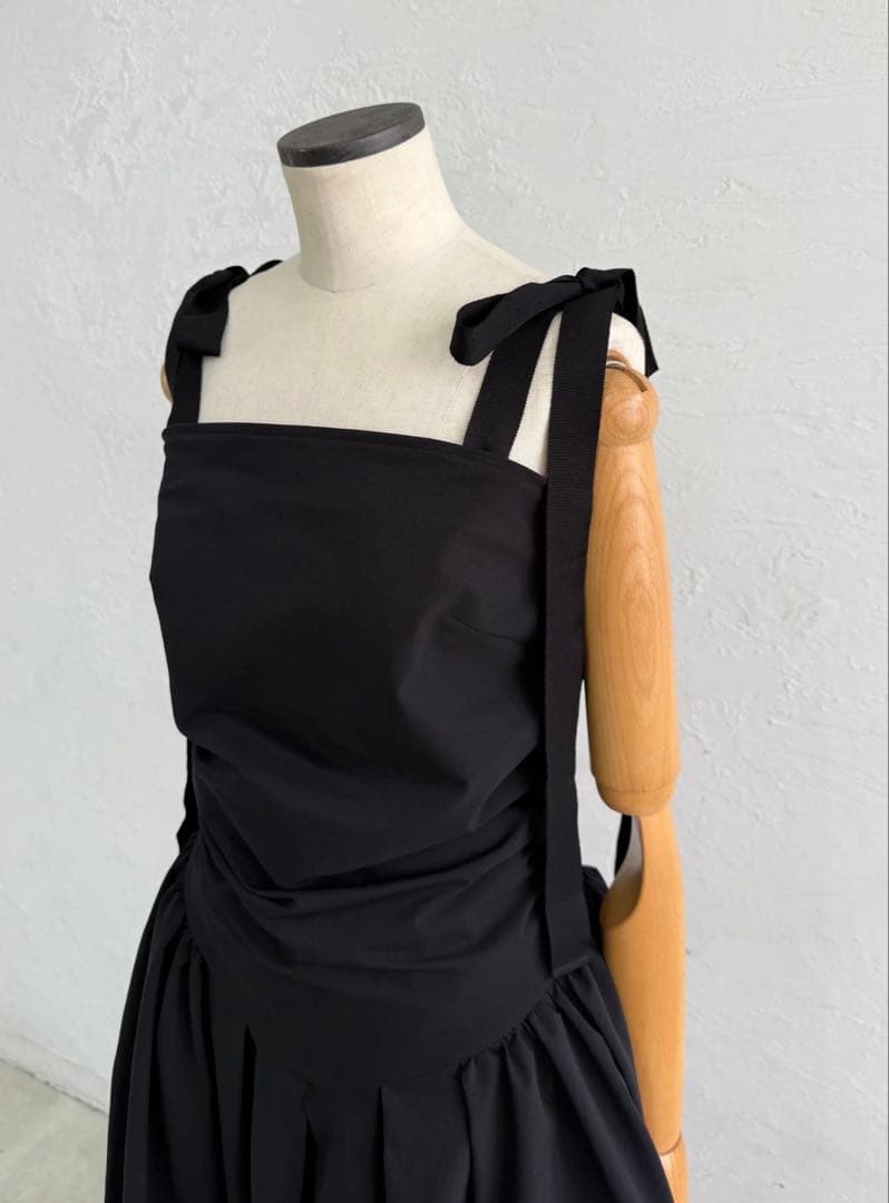 ストレッチ　ブラックワンピース