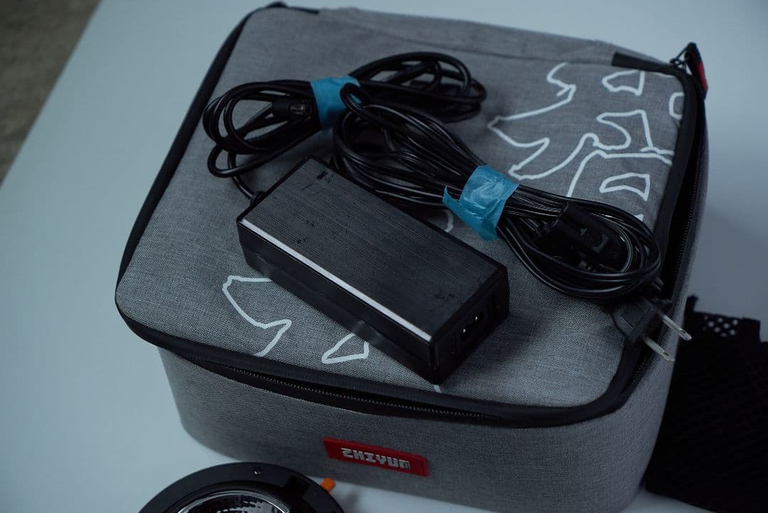 ZHIYUN MOLUS G60 COMBO LEDビデオライト 60W