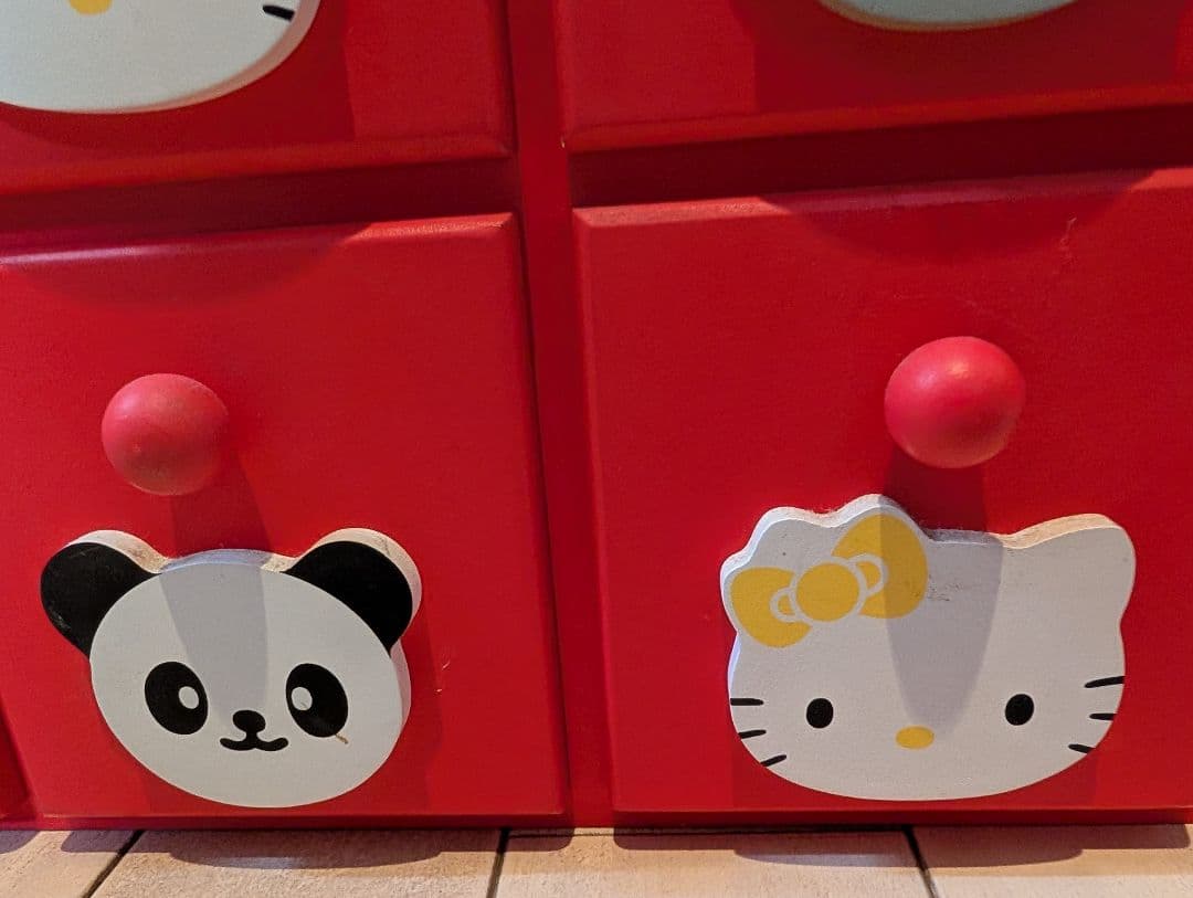 d*3様 【激レア商品】HELLO KITTY 赤シリーズ木製チェスト