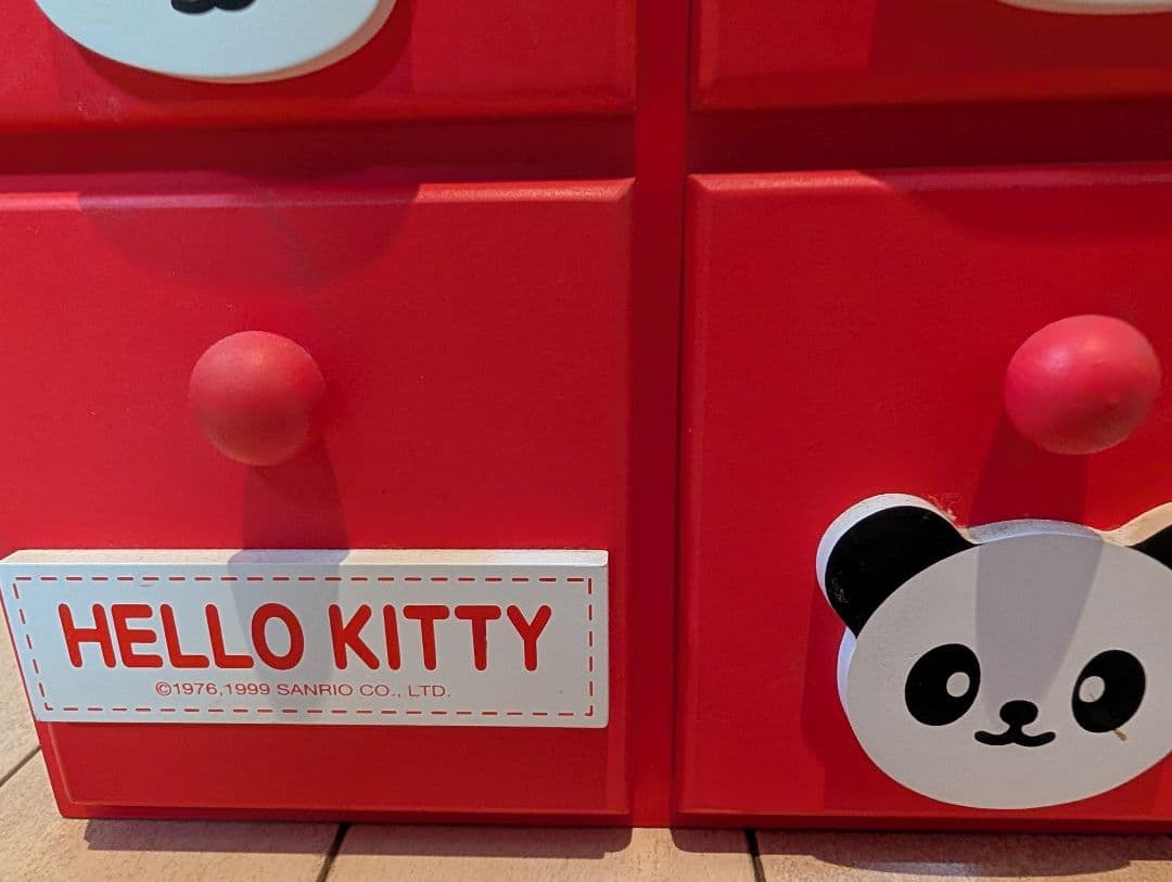 d*3様 【激レア商品】HELLO KITTY 赤シリーズ木製チェスト