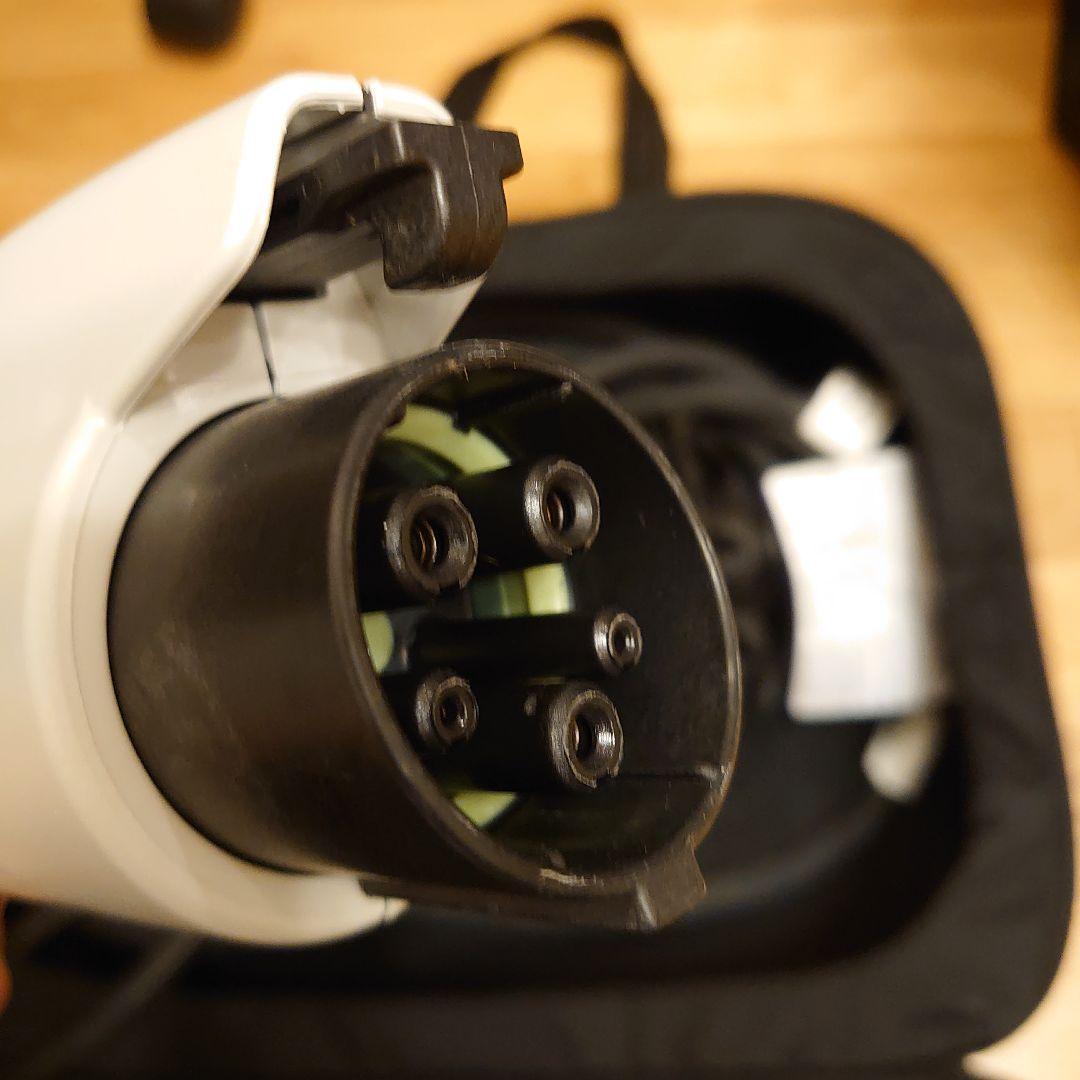 PEUGEOT プジョー e-2008 充電ケーブル