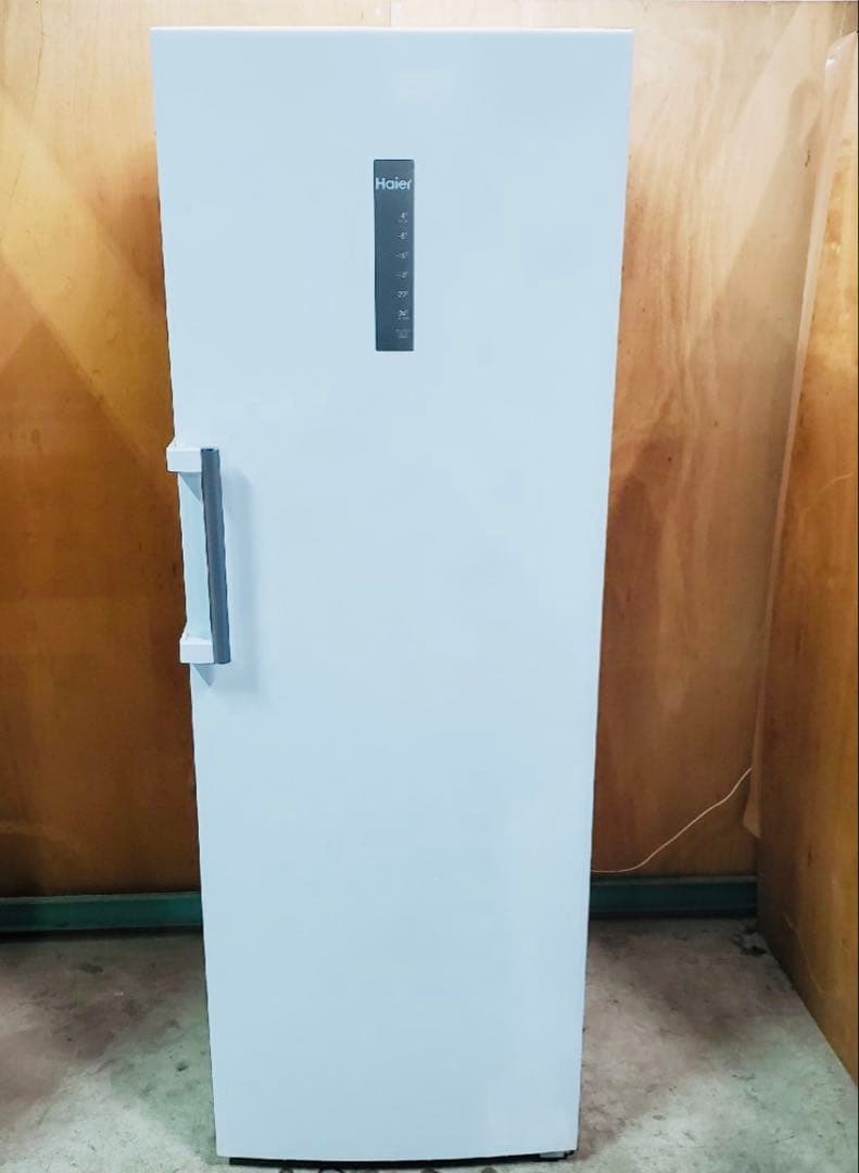 送料込★美★ハイアール ★タテ型冷凍庫 ★ '20年製★容量抜群★説明書