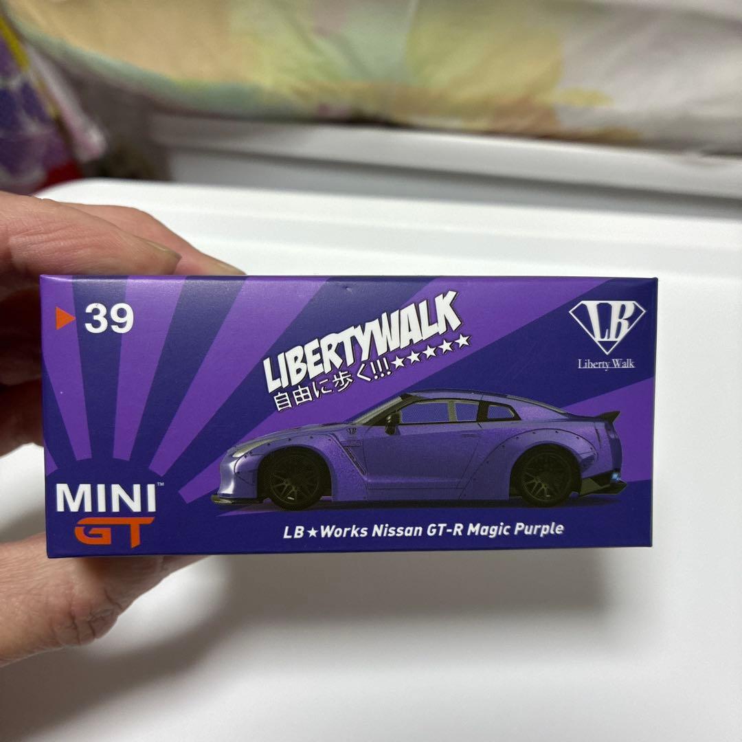 mini gt LBWK GT-R マジックパープル