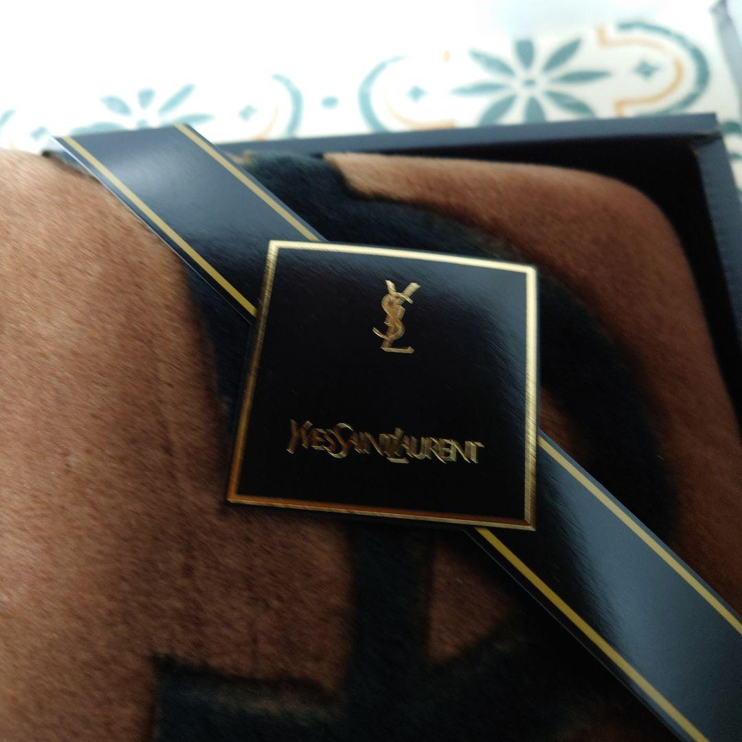 イヴサンローラン マイヤー毛布