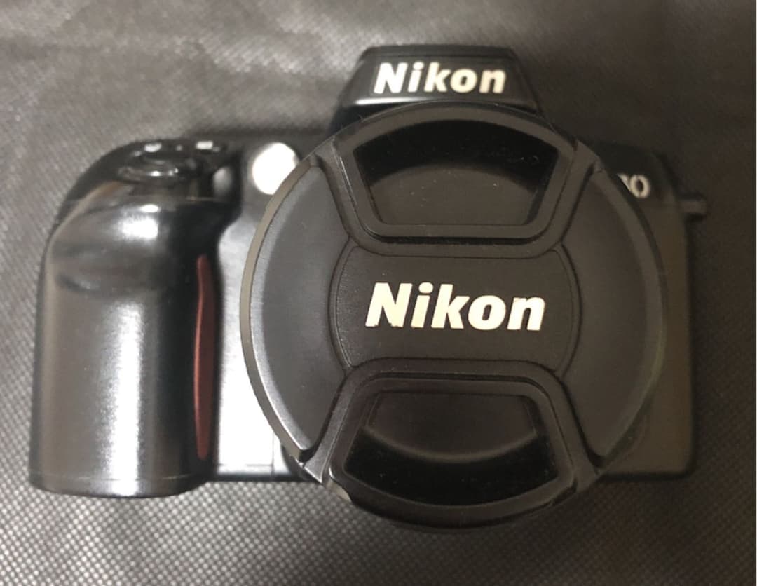 Nikon F60 ブラックボディ　ズームレンズ28mm〜80mm