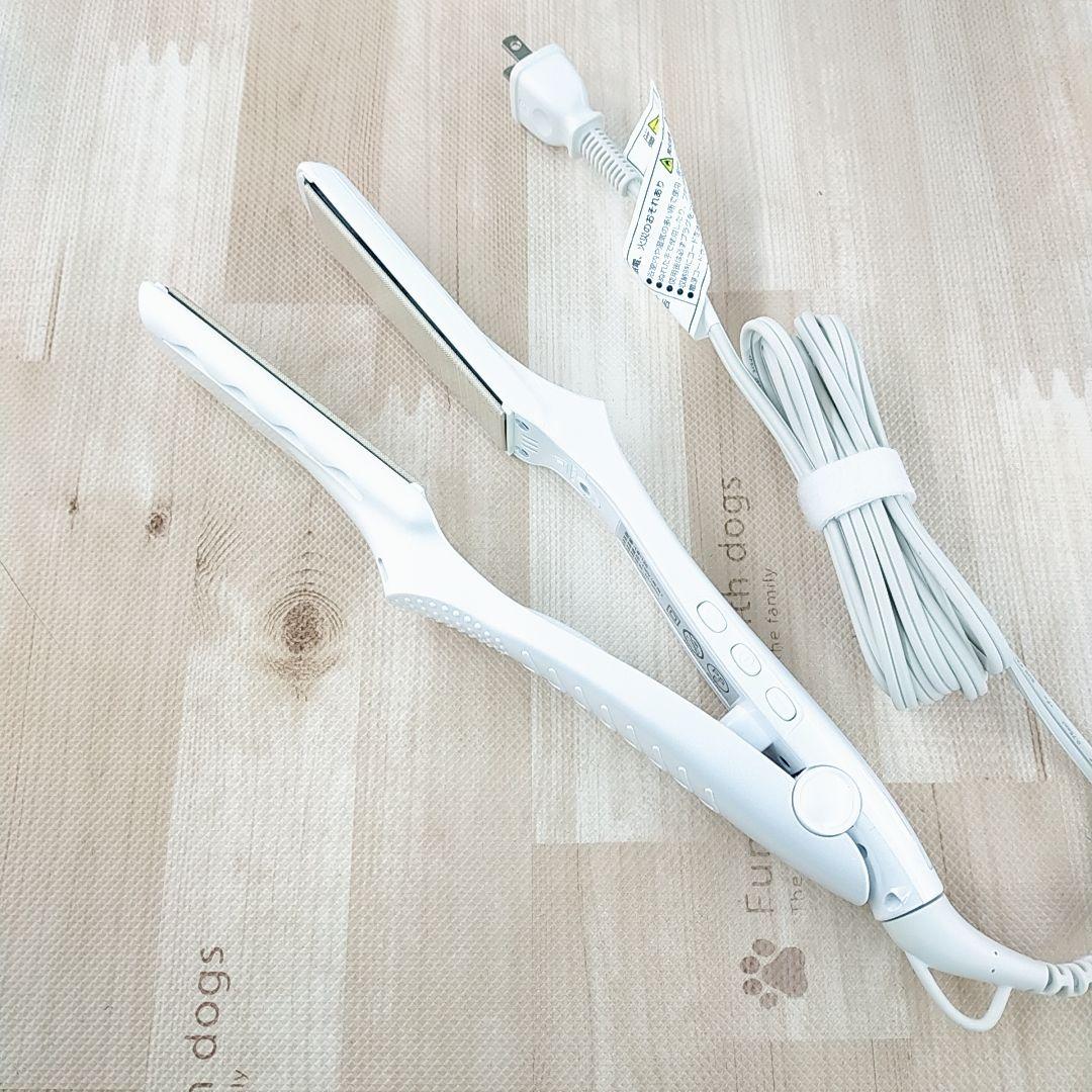 ほぼ未使用○KINUJO 絹女 ストレート アイロン ホワイト