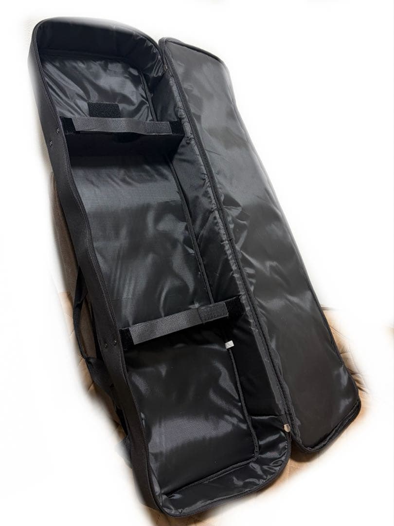 三線本体 人工蛇革　ソフトケース付き　スタンド付き　沖縄　琉球