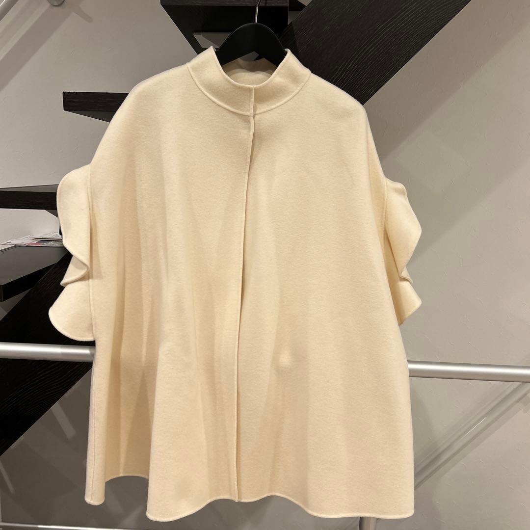 新品　M-premierBLACK アイボリー ケープ