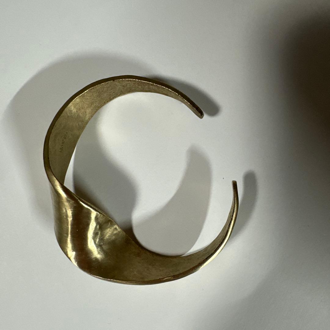 ブランイリスマットゴールドのひねりバングル