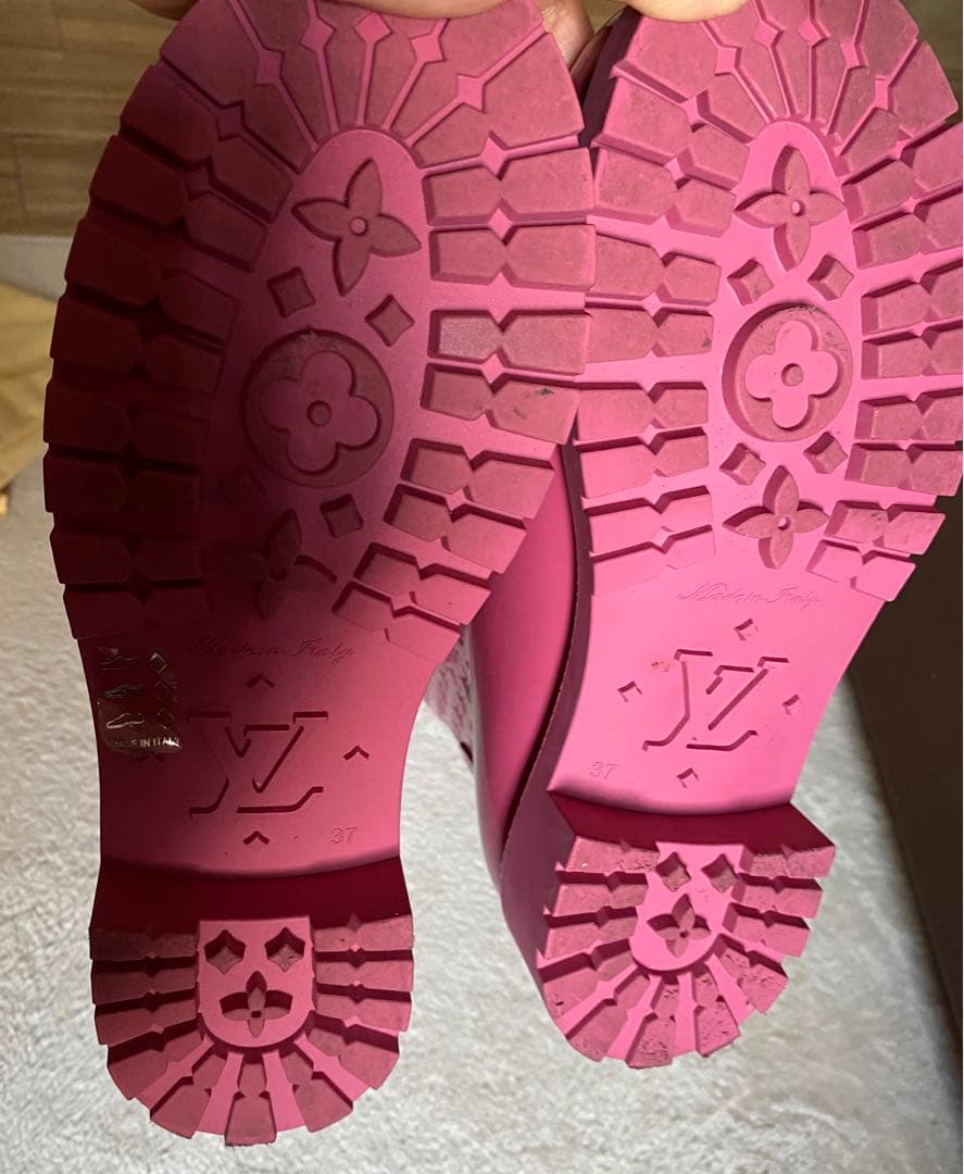 ルイヴィトン   レインブーツ　LV  美品　23.5