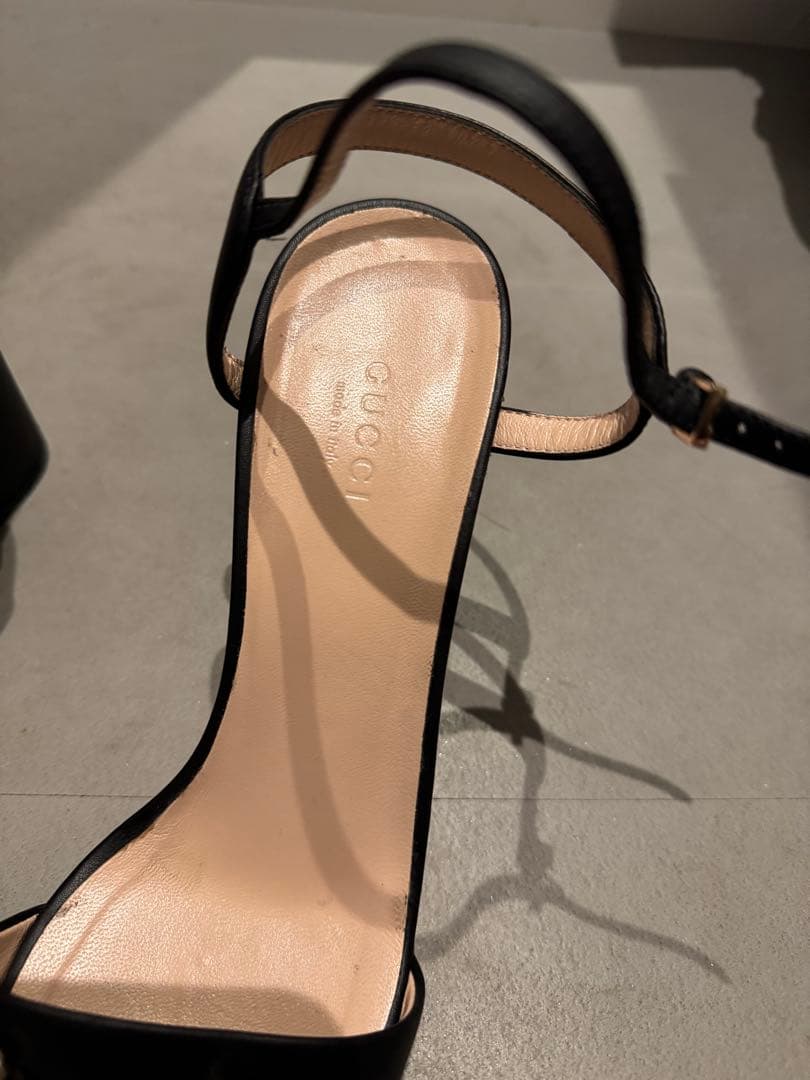 GUCCI ブラック ハイヒールサンダル