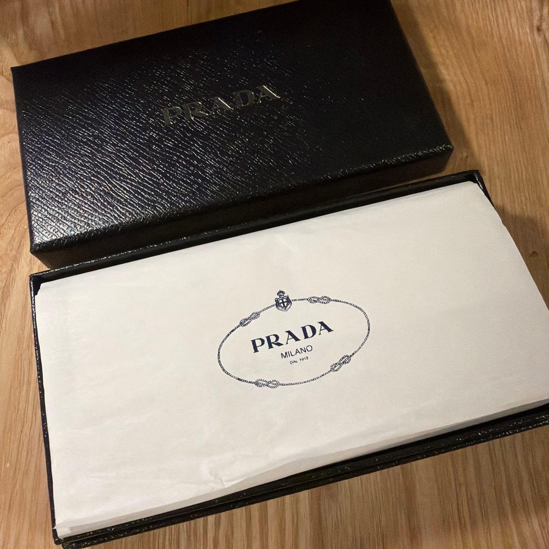 【箱付き】　プラダ スマホケース iPhone12 トライアングルロゴ