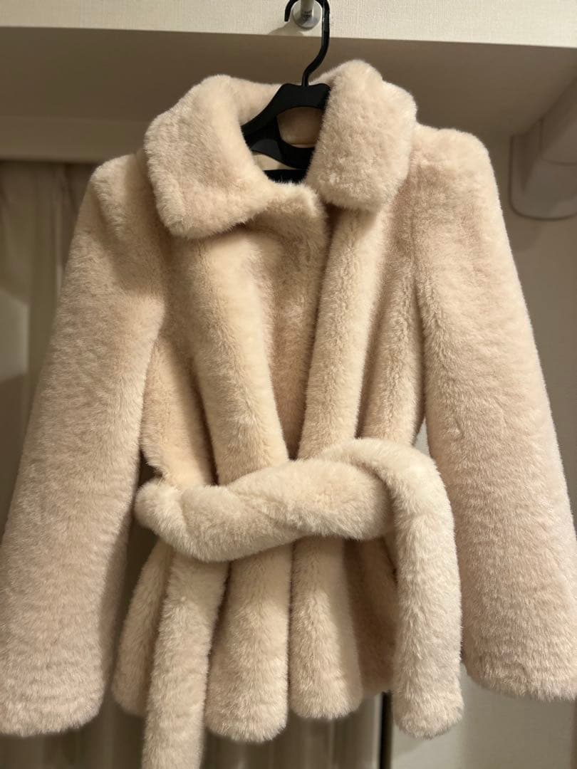 Zara フェイクファーベルトコート
