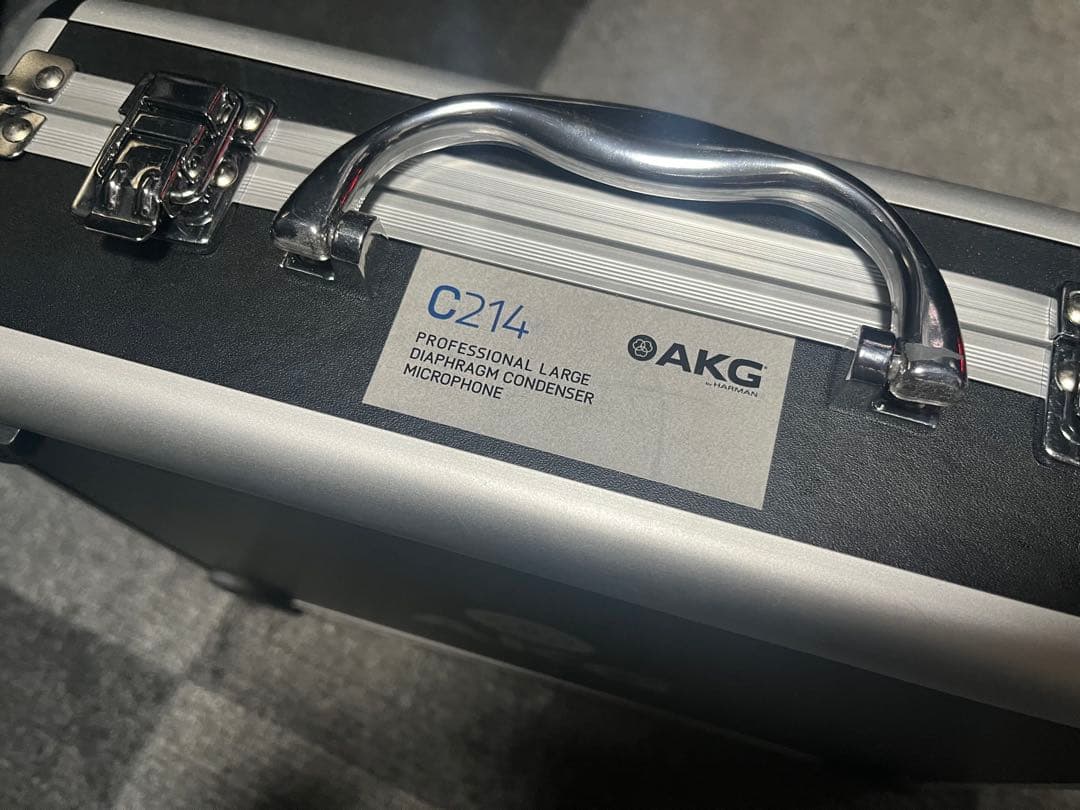 AKG C214 コンデンサーマイク　ケース付き