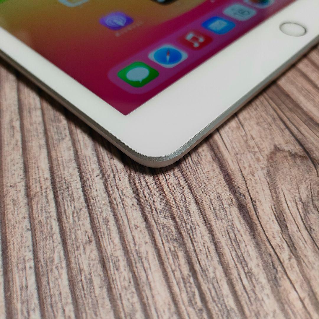 iPad 第7世代 32GB SIMフリー シルバー 美品