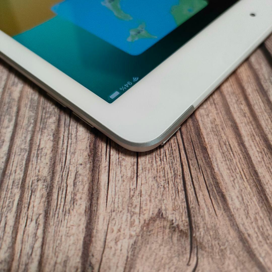 iPad 第7世代 32GB SIMフリー シルバー 美品